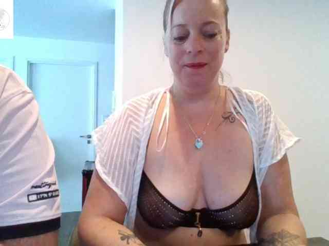 Miss-chupagirly webcam