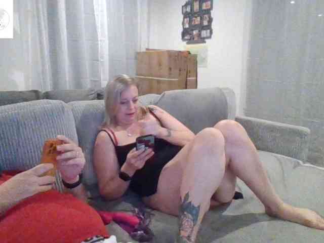 Miss-chupagirly webcam