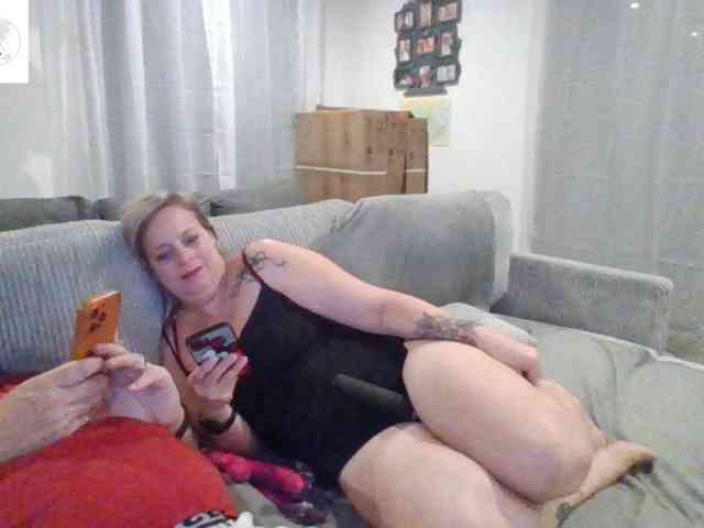 Miss-chupagirly webcam