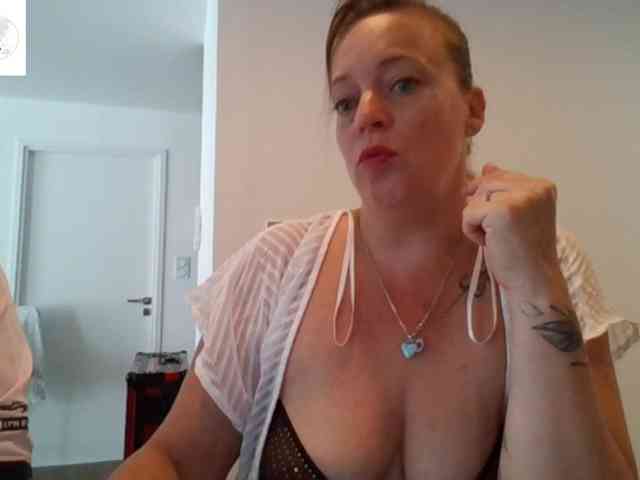 Miss-chupagirly webcam