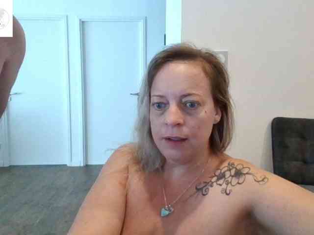Miss-chupagirly webcam