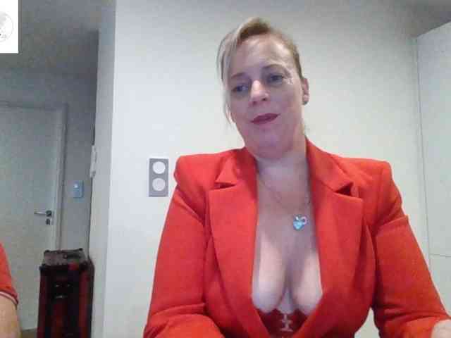 Miss-chupagirly webcam
