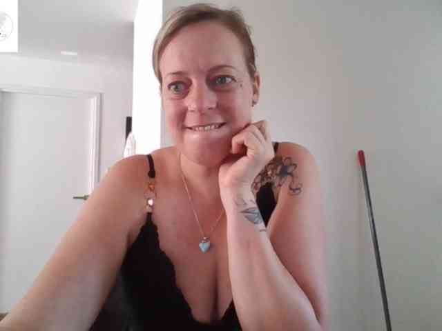 Miss-chupagirly webcam