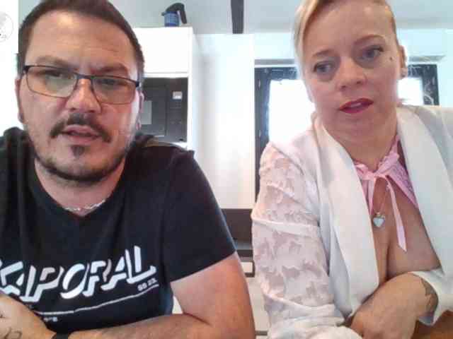 Miss-chupagirly webcam