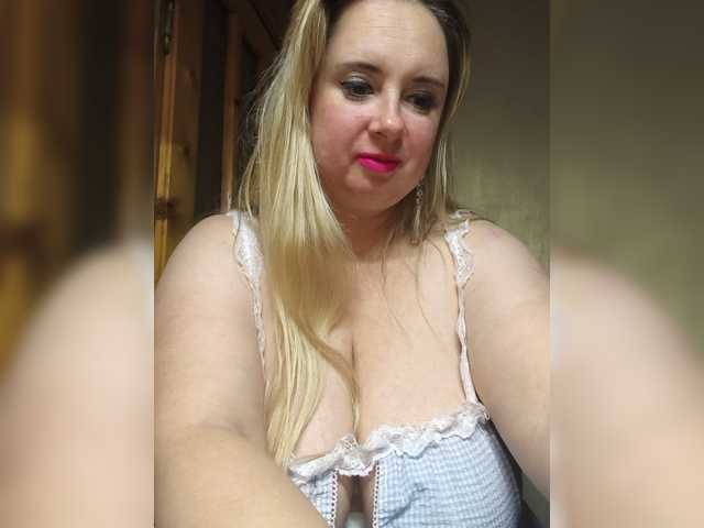Mila2703 live cam on BongaCams