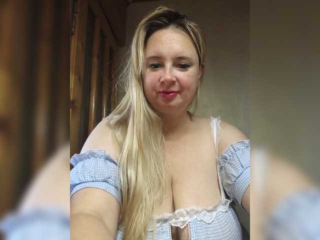 Mila2703 live cam on BongaCams