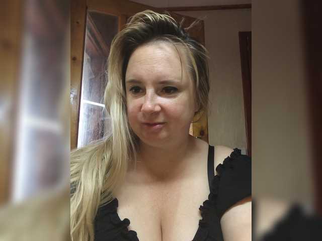 Mila2703 live cam on BongaCams