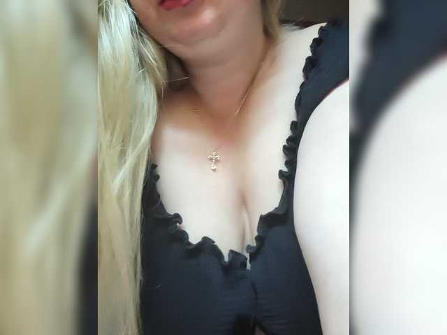 Mila2703 live cam on BongaCams
