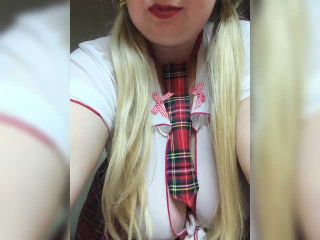 Mila2703 live cam on BongaCams