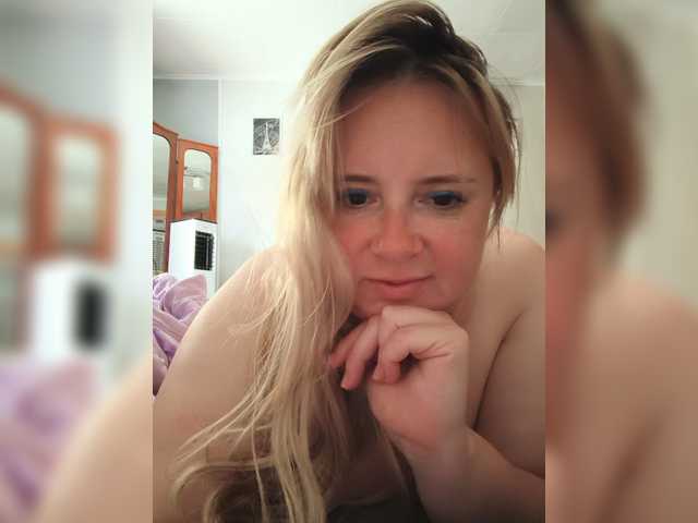 Mila2703 live cam on BongaCams