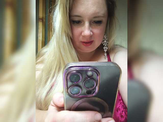 Mila2703 live cam on BongaCams