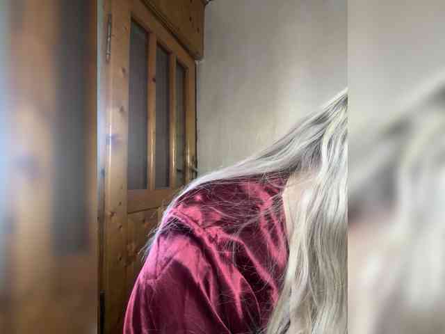 Mila2703 webcam