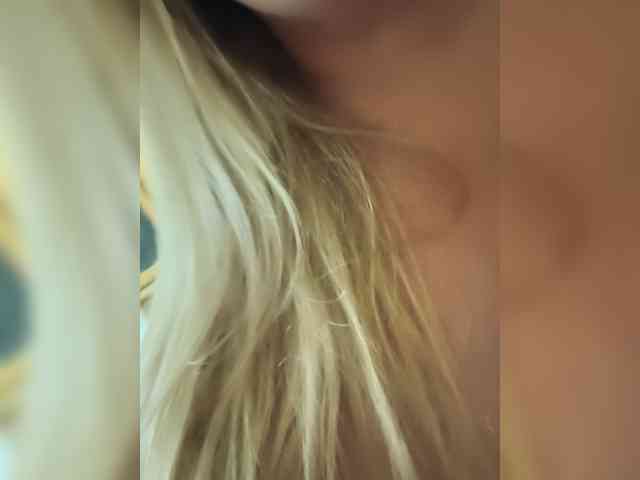 Mila2703 webcam
