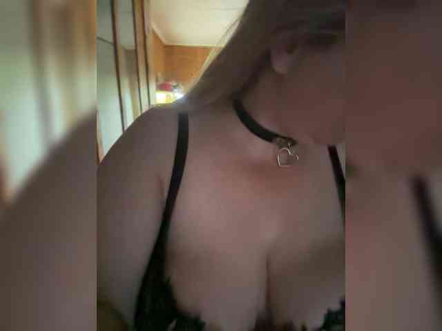Mila2703 webcam