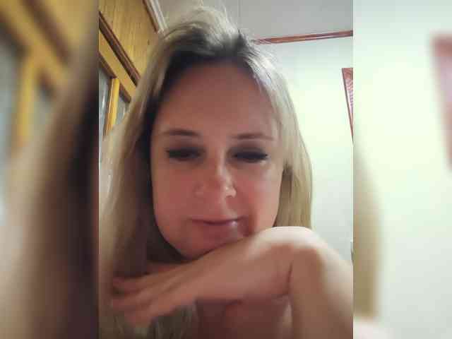 Mila2703 webcam