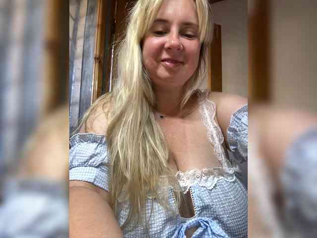 Mila2703 webcam