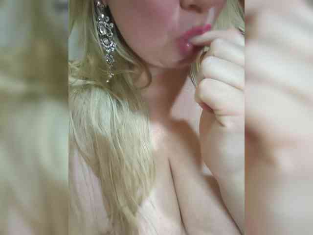 Mila2703 webcam