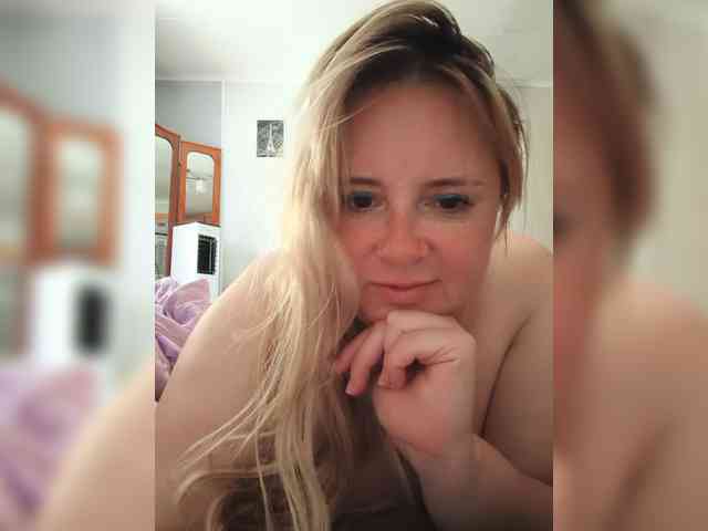Mila2703 webcam