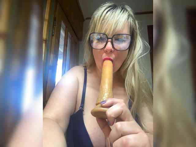 Mila2703 webcam