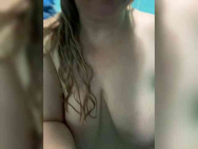 Mila2703 webcam