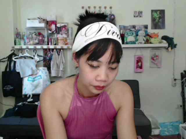 GloryAllTheWay webcam
