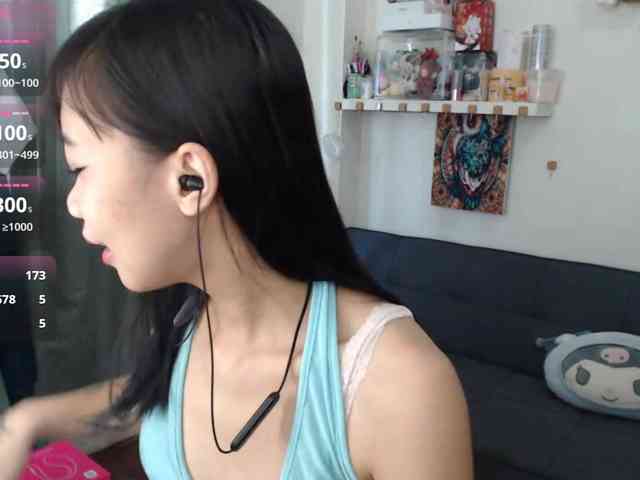 GloryAllTheWay webcam