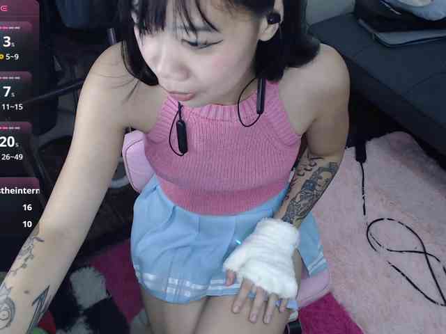 GloryAllTheWay webcam