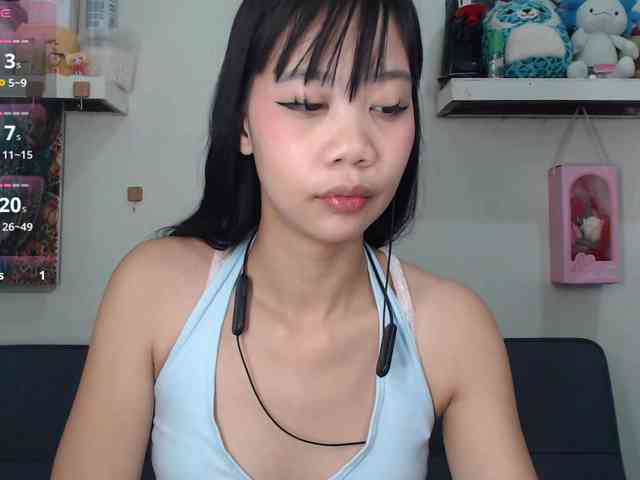 GloryAllTheWay webcam