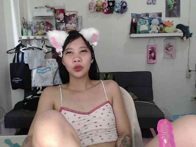GloryAllTheWay webcam