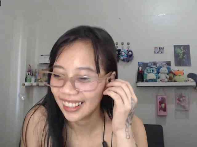 GloryAllTheWay webcam