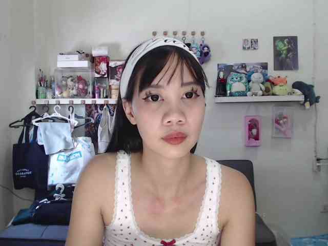 GloryAllTheWay webcam
