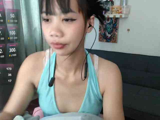 GloryAllTheWay webcam