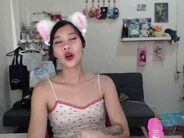 GloryAllTheWay webcam