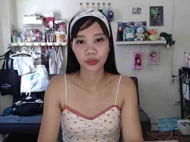 GloryAllTheWay webcam