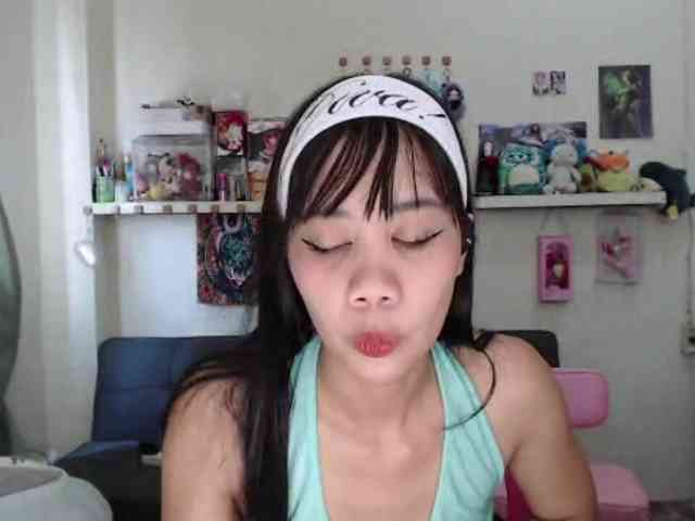 GloryAllTheWay webcam