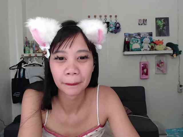 GloryAllTheWay webcam