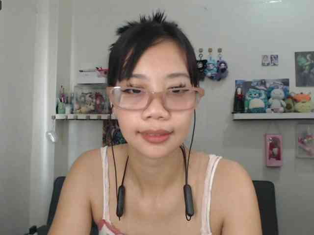 GloryAllTheWay webcam