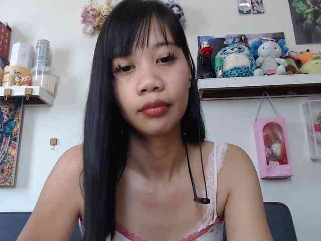 GloryAllTheWay webcam