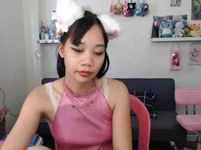 GloryAllTheWay webcam