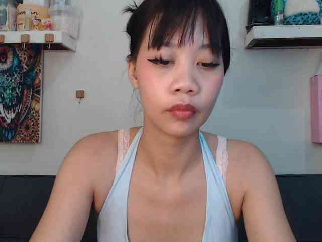 GloryAllTheWay webcam