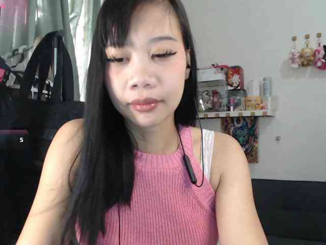 GloryAllTheWay webcam