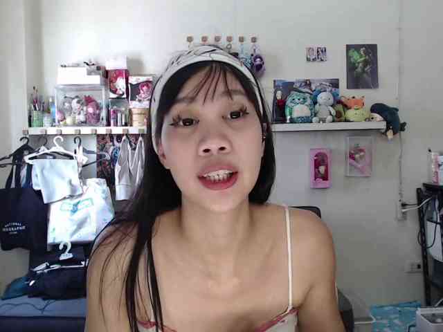 GloryAllTheWay webcam