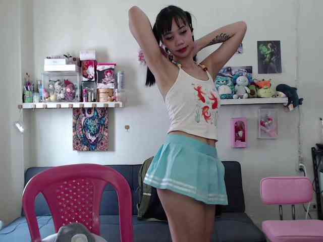 GloryAllTheWay webcam