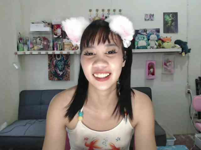 GloryAllTheWay webcam