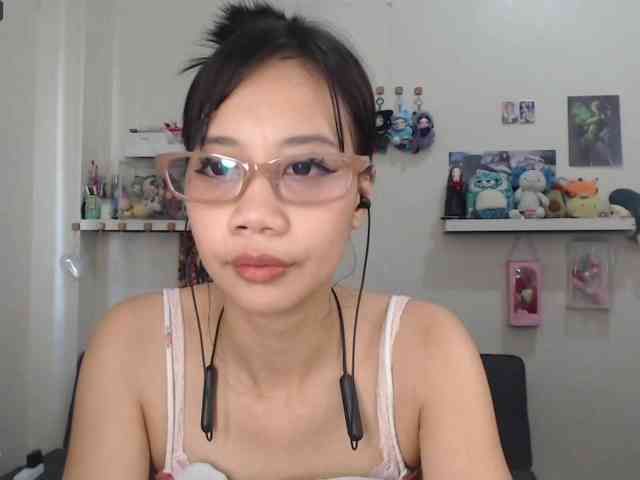 GloryAllTheWay webcam