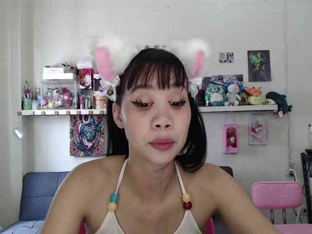 GloryAllTheWay webcam