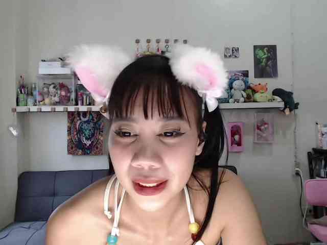 GloryAllTheWay webcam