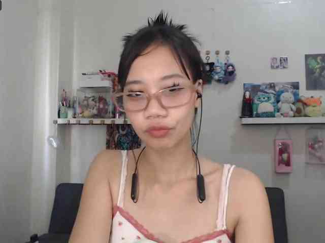 GloryAllTheWay webcam