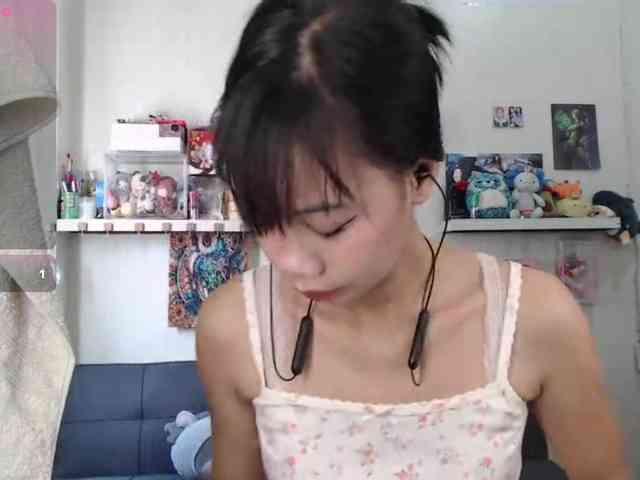 GloryAllTheWay webcam