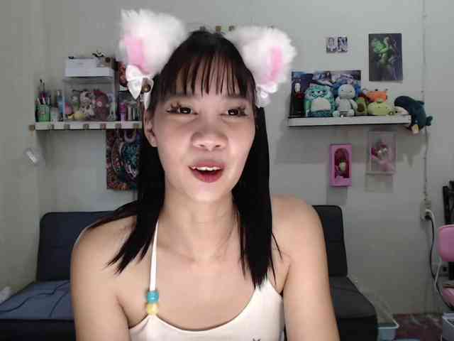 GloryAllTheWay webcam